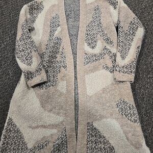 Tribal Brand Women's Beige and Gray Patterned Sweater
